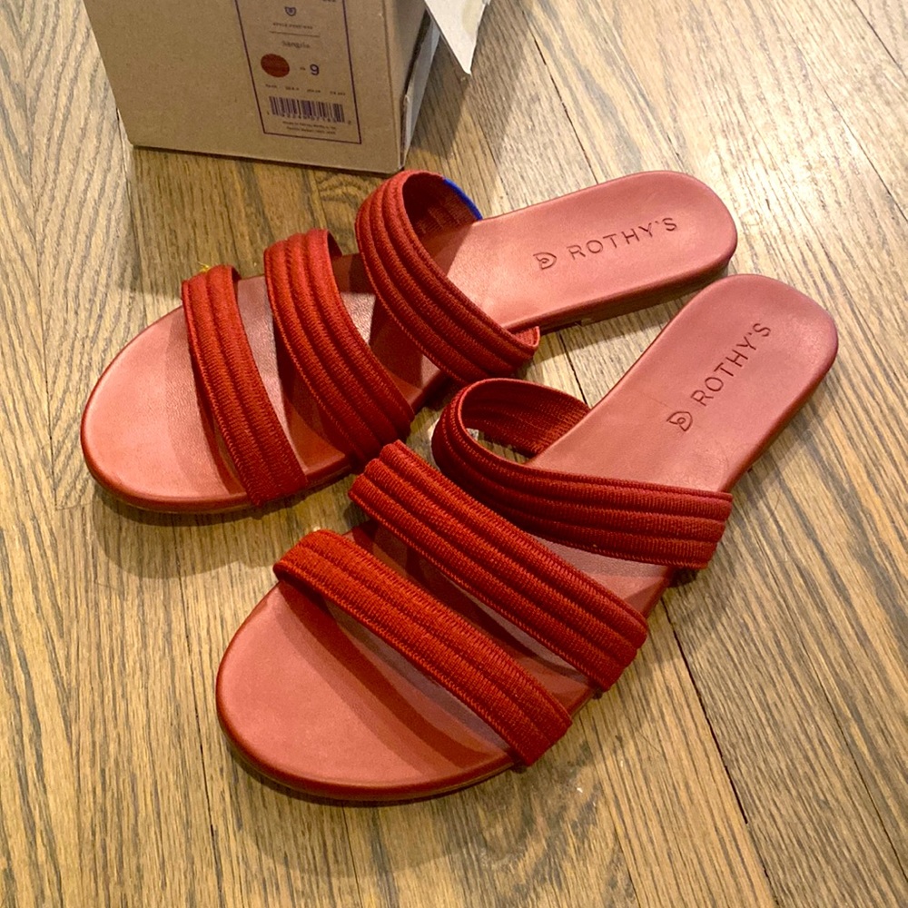 Rothy’s 3 strap sandal in Sangria size 9